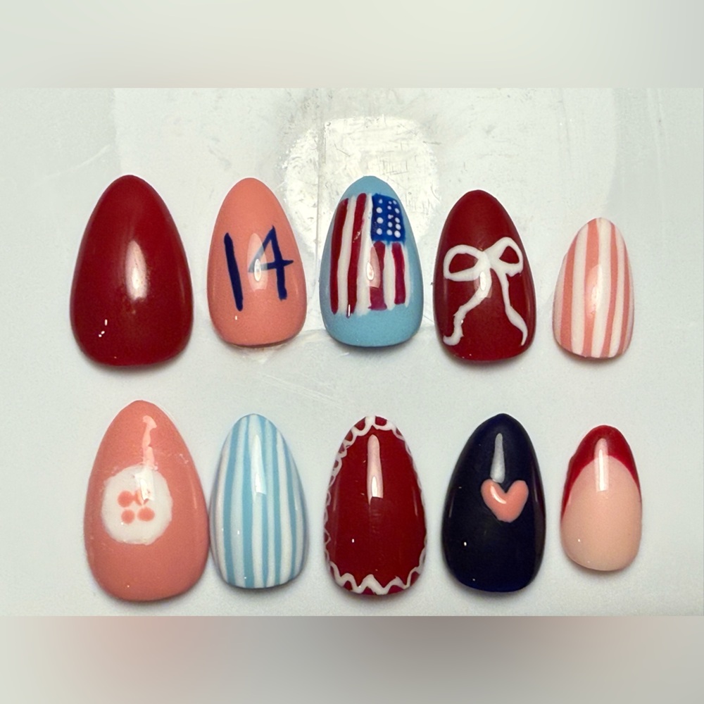 Brandy Melville Theme Nails